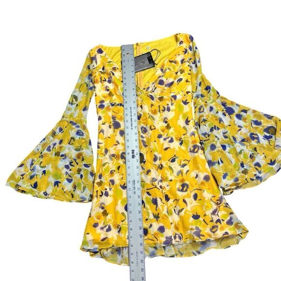 Ieena Mac Duggal Dress Womens 2 Yellow Floral  Mini Bell Sleeves Flowy Dainty - Picture 3 of 12